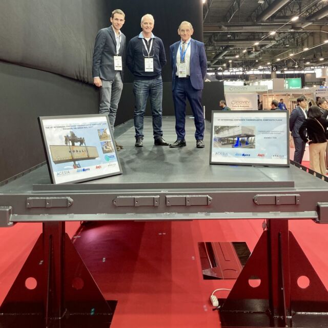 [#JECWorld2024]🌍 Our partner MODALIS, represented here by Bernard Meï and Pierre-Nicolas Chilles, with Jan Verhaeghe standing on the lightweight swap floor for an 45’ intermodal container at Planet Mobility, JEC World 2024, Paris. 🏭 AGESIA, part of De Roeve Industries, designed, tested and validated this successful application for MODALIS. Curious what Structural Thermoplastic Composite solution we can engineer for you? Come and talk to us in Hall 6, S32! 💬 @sennevandesompel @stijn.meert #tpc #engineering #leadinginnovation #greendeal